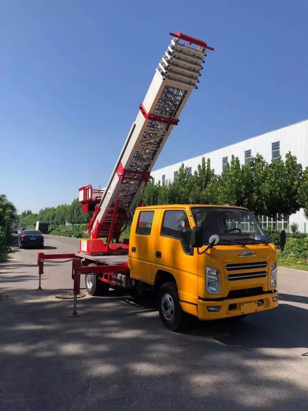 全椒县附近的云梯车出租服务：轻松解决高空作业需求